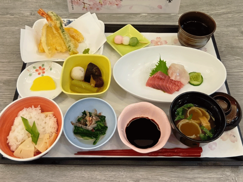 菜の花の和え物や春の天ぷら