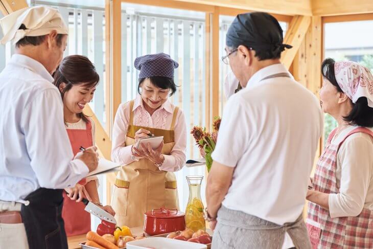 何気ない日々を彩る、百人百様の「つながり」のかたち。